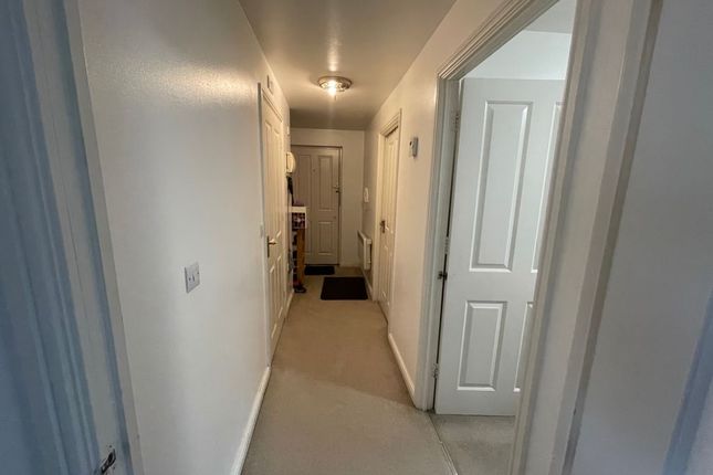 Flat for sale in Coniston Avenue, Purfleet