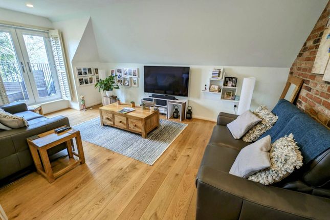 Flat for sale in Chase Road, Lindford, Hampshire