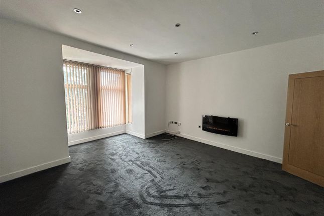 2 Queen Victoria Road, Llanelli photo 2