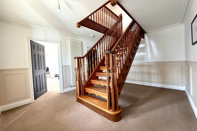 23 Springfield Rise, Treharris photo 2