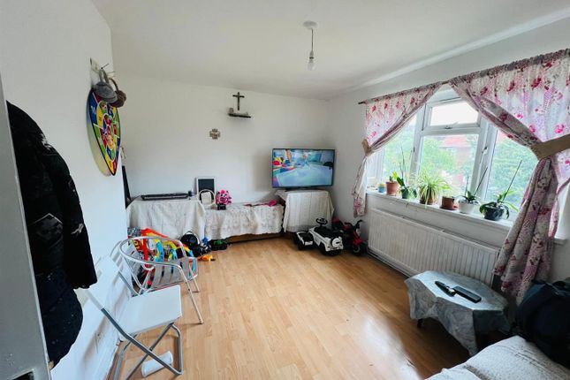 10, Green Lane, Hounslow photo 3