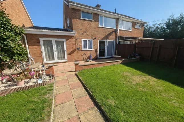 4, Waltham Crescent, Nuneaton photo 3