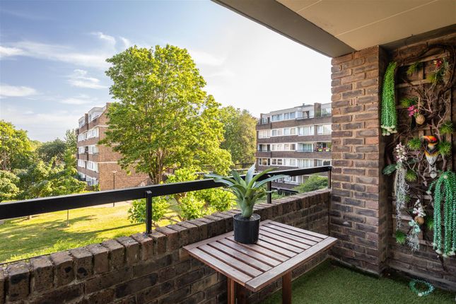 32 Nero Court, Justin Close, Brentford photo 2