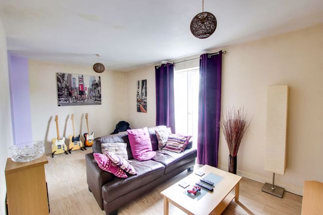 6, Blake Court, Staverton photo 2