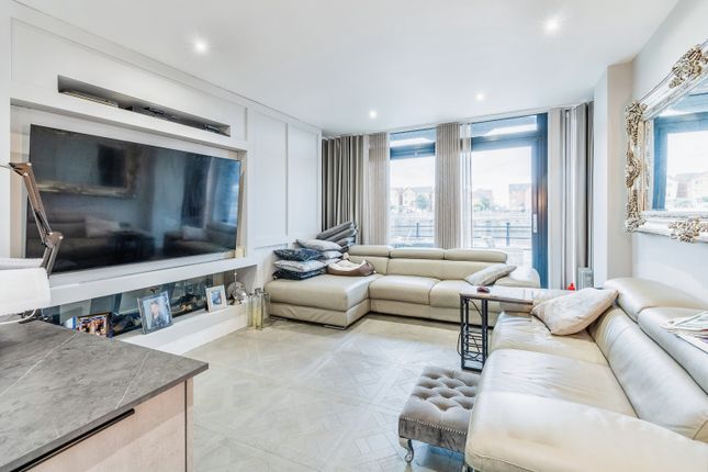 Flat for sale in Mariners Wharf, Liverpool, Merseyside
