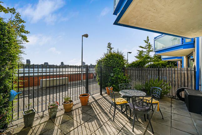 Flat 5, London photo 4