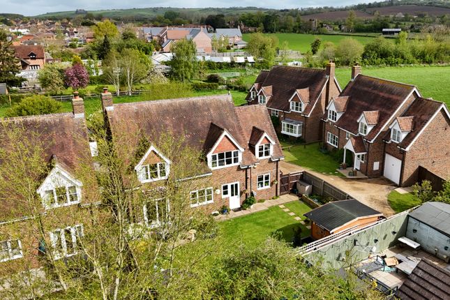 Detached house for sale in Forge Close, Oakley, Buckinghamshire, Buckinghamshire