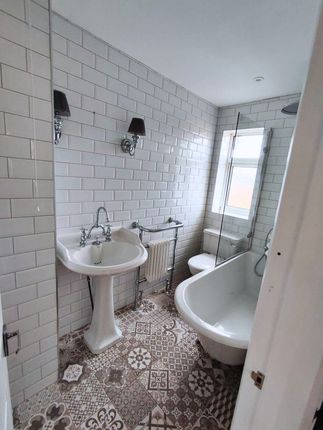10 Front Street, Castleford photo 5