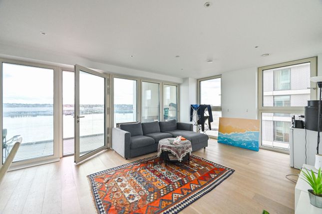 Carrick House, Royal Docks photo 4
