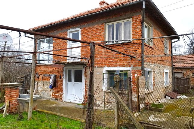 Country house for sale in Yambol, Two-Storey Massive House For Sale In The Village Of Stefan Karad, Bulgaria
