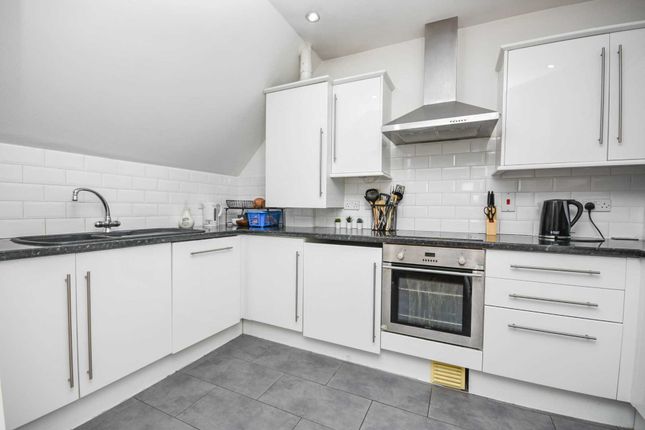 Flat 11 Ardennes House, Victoria Dock Road, London photo 4
