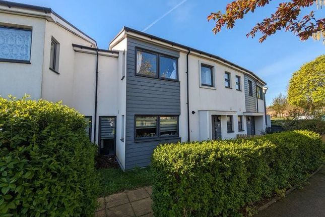 Thumbnail Town house for sale in Spring Walk, Banbury