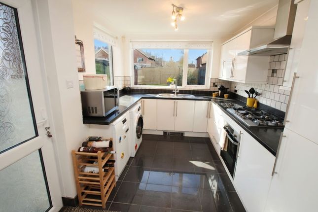 7, Larden Avenue, Scartho photo 4