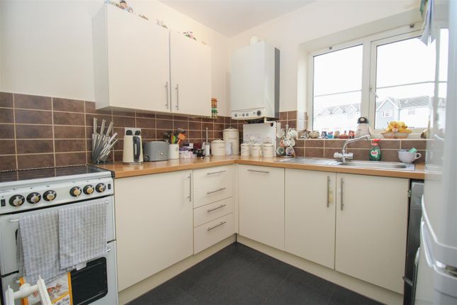 8, Barn Court, Sawbridgeworth photo 4