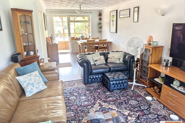 65, Saltmarsh Lane, Hayling Island photo 4