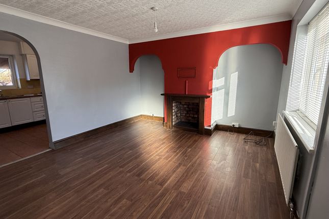 1 Margarets Road, Tewkesbury photo 2