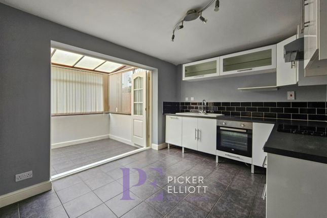 Terraced house for sale in Zealand Close, Hinckley
