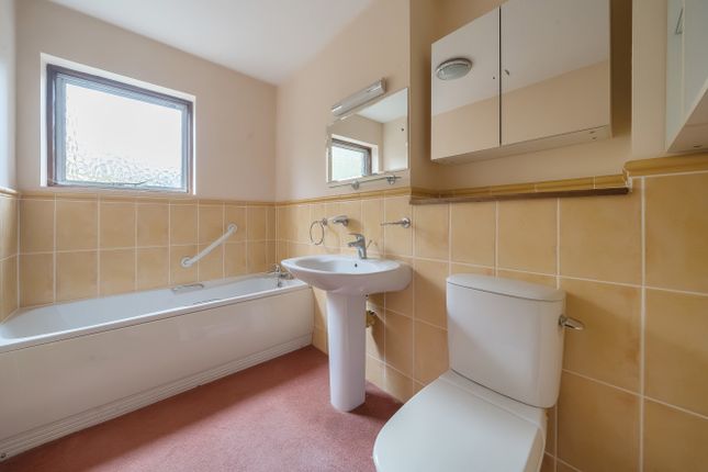 Flat for sale in Chislehurst Road, Chislehurst, Kent