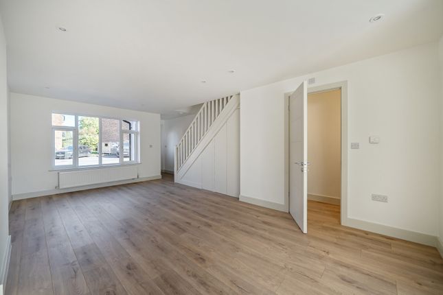 72, Farm Road, Esher photo 2