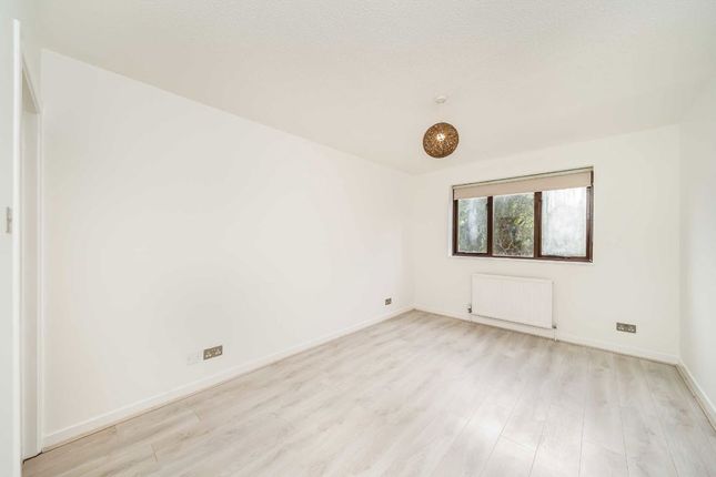 Flat 12 Westleigh Court, 122-124, Nether Street, London photo 5