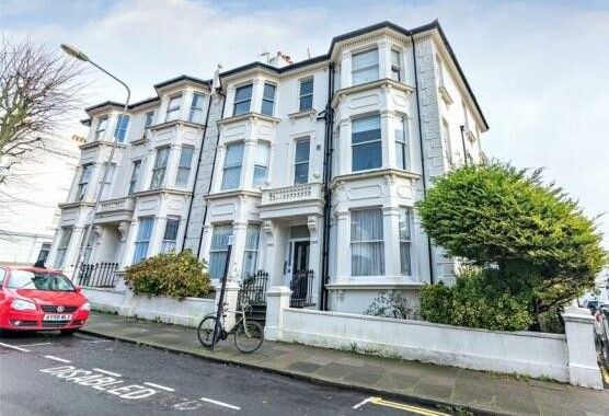 Thumbnail Flat to rent in Chichester Place, Brighton