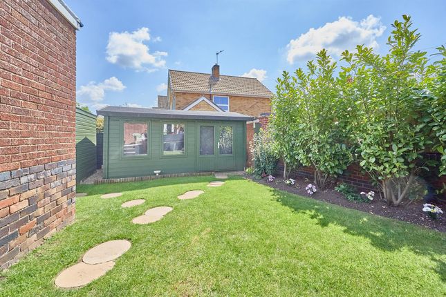 26, Outlands Drive, Hinckley photo 4