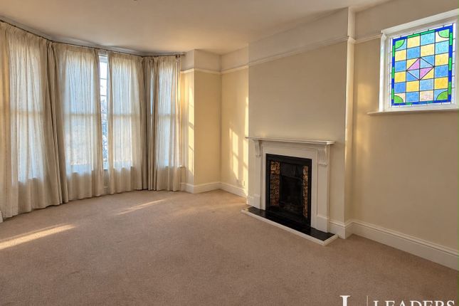 Flat 2, 106, Queens Road, Felixstowe photo 2