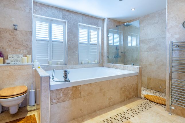Master En-Suite