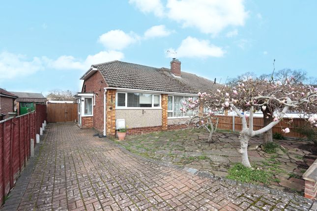 Thumbnail Bungalow to rent in Yeomans Close, Farnborough, Hampshire