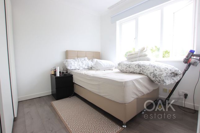 6a Briar Close, London photo 4