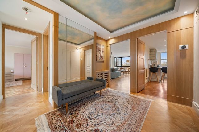Flat 31, South Lodge, 245, Knightsbridge, London photo 2
