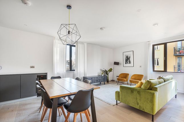 Thumbnail Flat to rent in Gorsuch Place, London