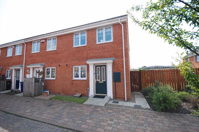 Thumbnail Terraced house to rent in Neston Court, Central Grange