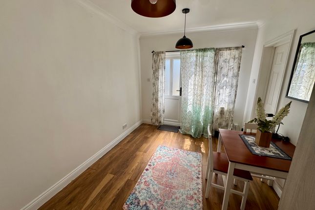 The Studio Annex, 15, Aldridge Crescent, Croydon photo 2