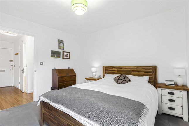 Flat for sale in Flat 106, Tequila Wharf, 681 Commercial Road, London