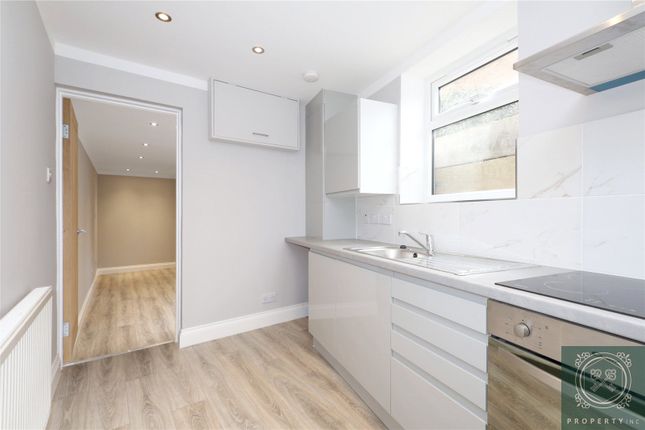 Studio to rent in High Road, South Woodford, London