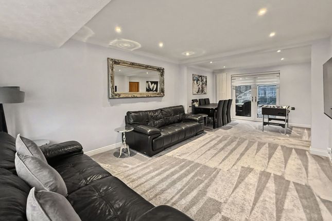 1 Willowbank, Manchester photo 3