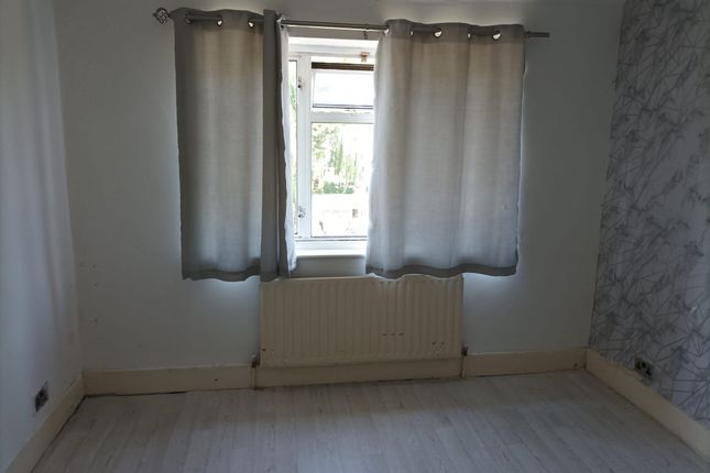 104 Brackley Square, Woodford Green photo 4