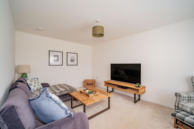 37, Osprey Terrace, Dundee photo 4
