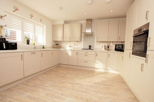 10, Archer Road, Lee-On-The-Solent photo 4