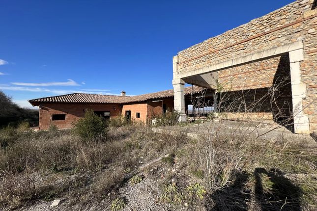 Farmhouse for sale in Perpignan, Languedoc-Roussillon, 66, France