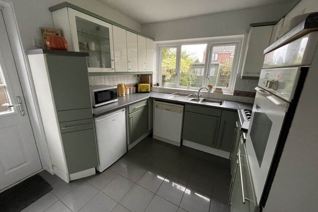1, Lincoln Close, Ashton Under Lyne photo 3