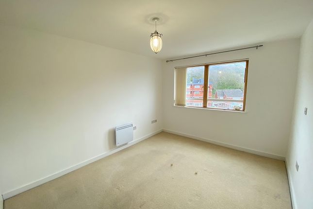 Flat to rent in The Osbourne, Langland, Swansea