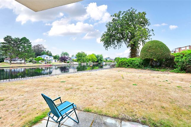 15, Nutbourne Court, Staines Upon Thames photo 3