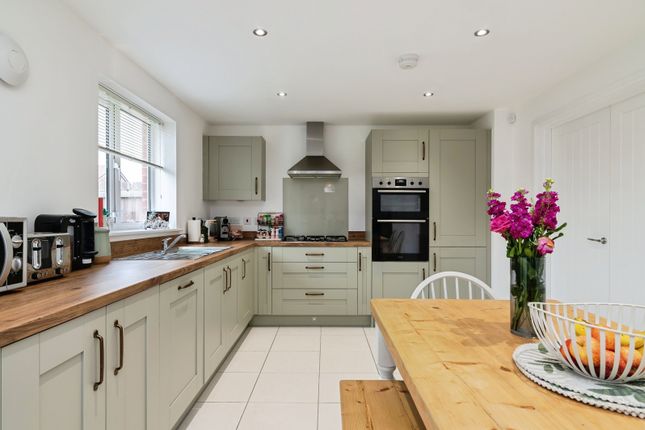 13, Bacon Grove, Nottinghamshire photo 2