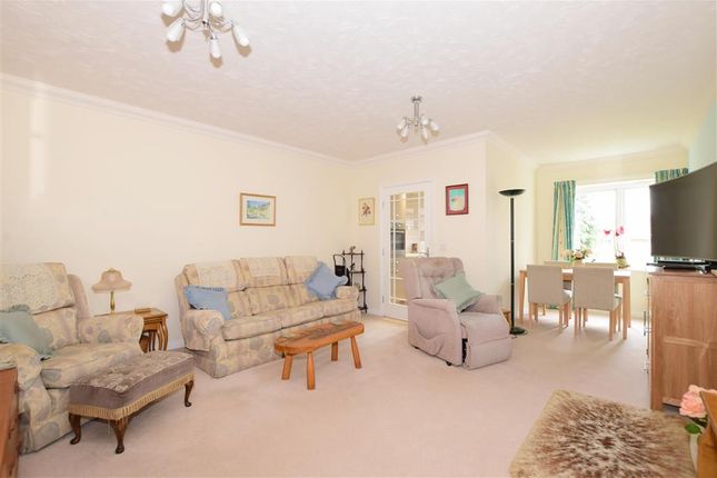 Thumbnail Flat for sale in London Road, Waterlooville, Hampshire