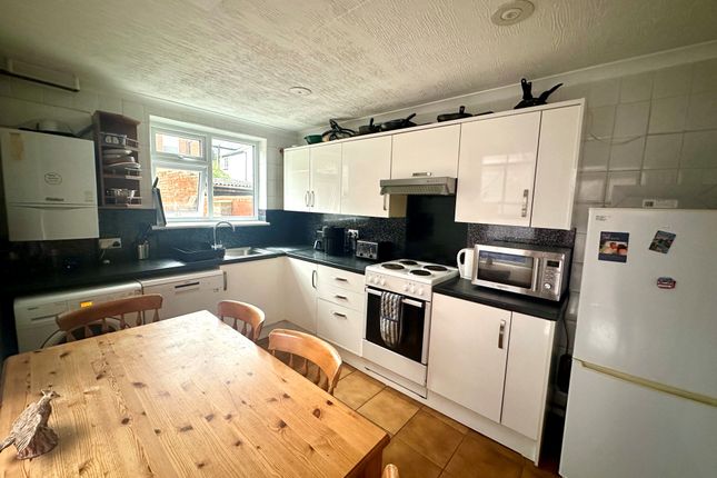 Terraced house to rent in Kings Road, Exeter