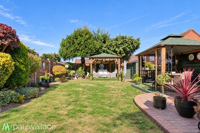 11, Field Way, Hoddesdon photo 4