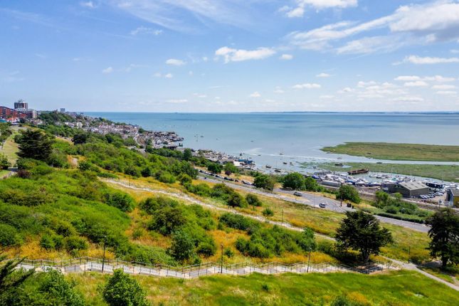 69, Marine Parade, Leigh-On-Sea photo 3