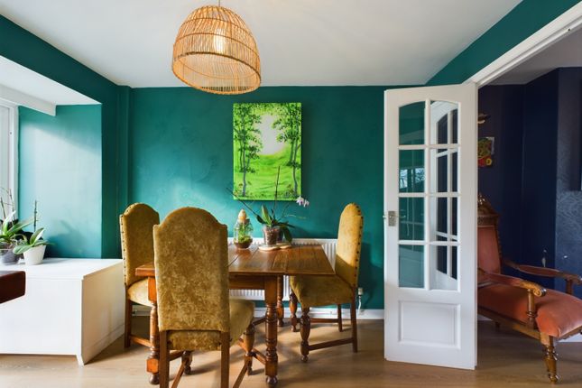 Cam02386G0-Pr0113-Still042